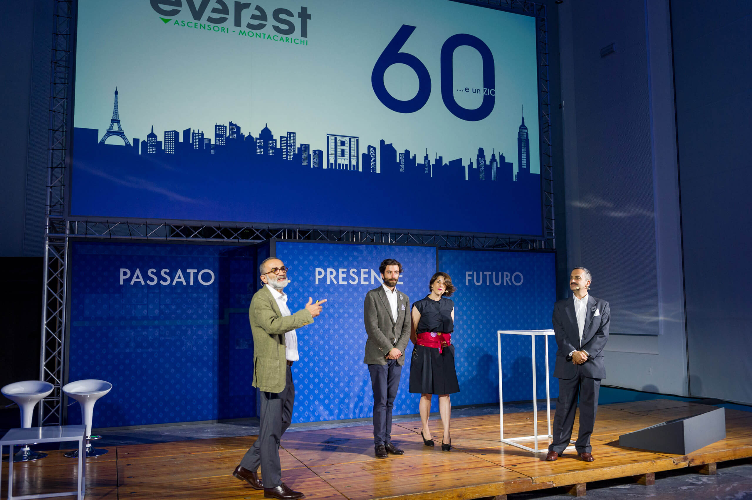 Everest festeggia i suoi primi 60 anni con l’evento 60 anni e un zic all’interno della prestigiosa cornice della Triennale di Milano (dove si trovano solo ascensori Everest!)